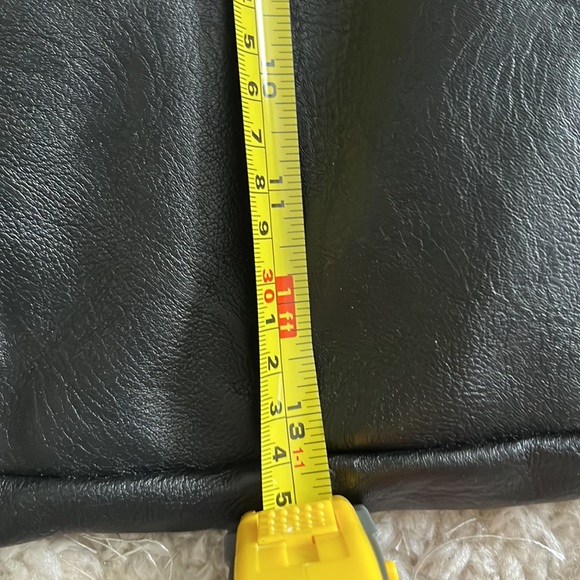 NEW EXPRESS HOBO BAG. - Picture 7 of 7